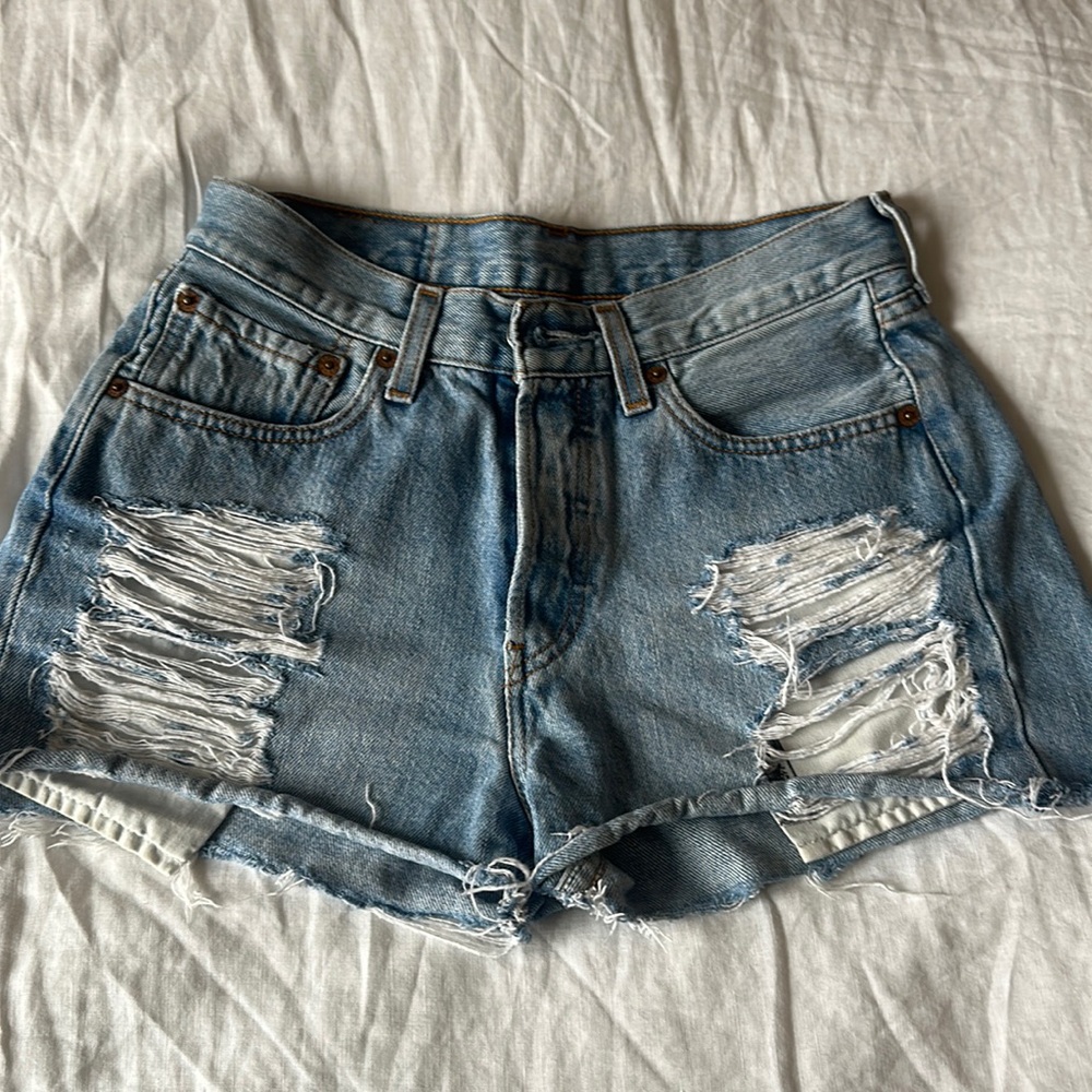 Vintage Levi’s Denim Distressed Short
